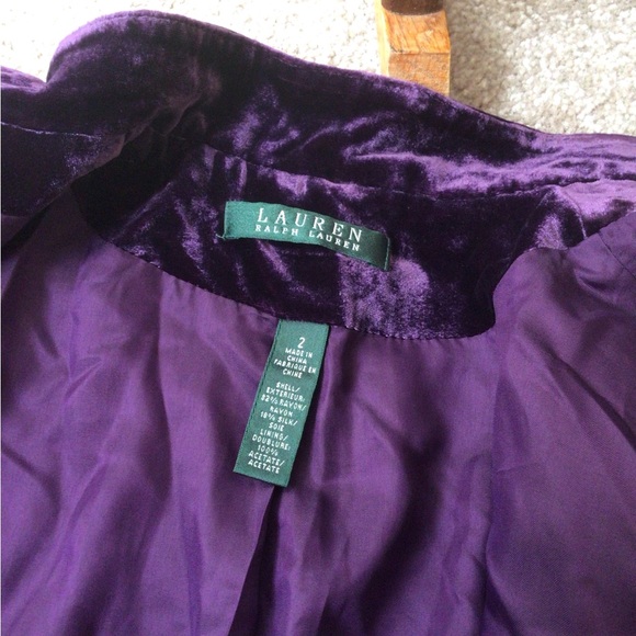 VINTAGE LAUREN RALPH LAUREN PLUM VELVET JACKET— SIZE 2 - Picture 10 of 14